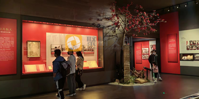 想在文旅景區打造一個紅色文化展館，應該怎么做？